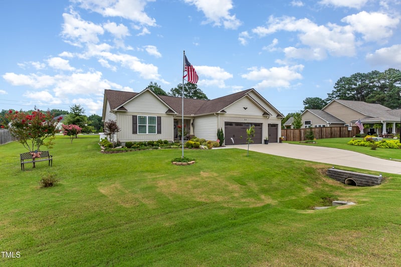 35 Freshwater Dr, Willow Springs, NC 27592