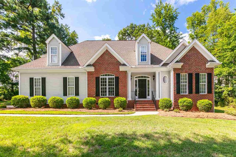 35 Hampstead Dr, Youngsville, NC 27596