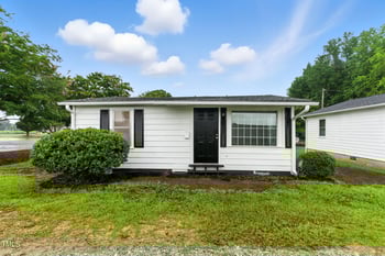35 James St, Angier, NC 27501