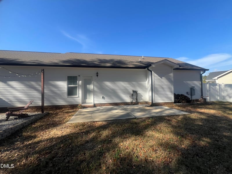 35 Kevior Ave, Four Oaks, NC 27524