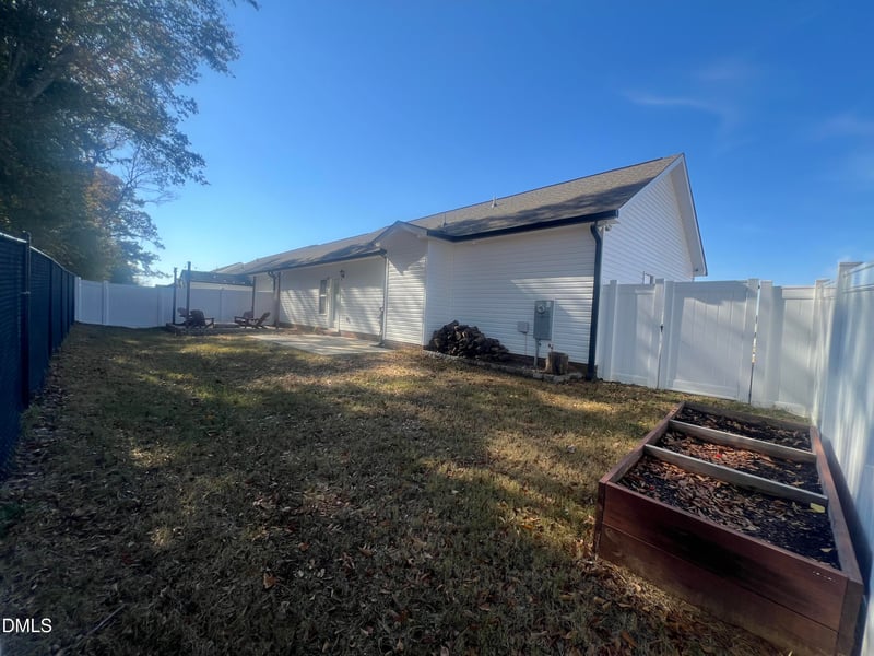 35 Kevior Ave, Four Oaks, NC 27524