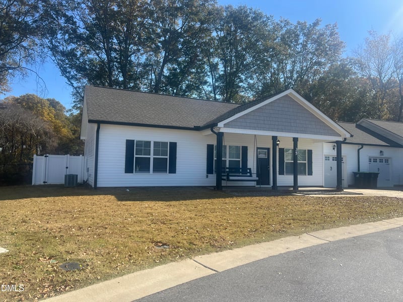 35 Kevior Ave, Four Oaks, NC 27524