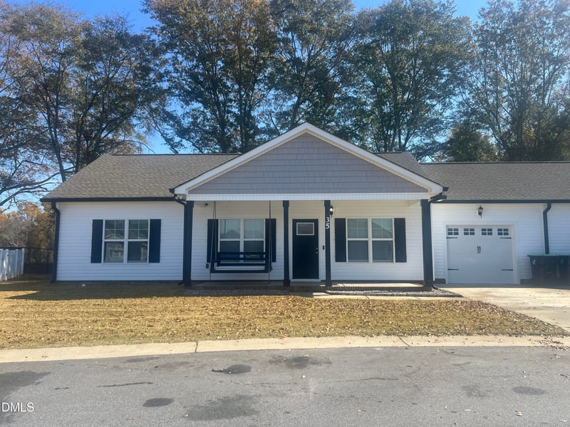 35 Kevior Ave, Four Oaks, NC 27524