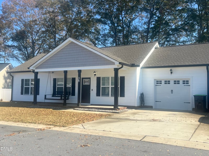 35 Kevior Ave, Four Oaks, NC 27524