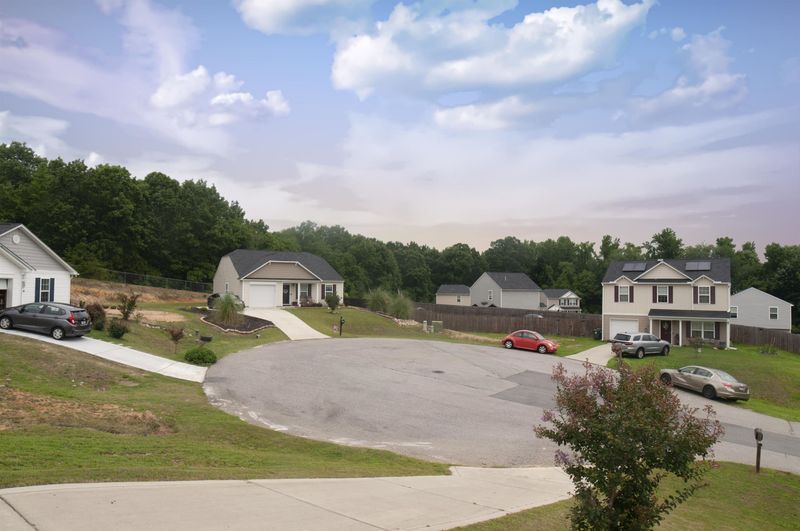 35 Michelle Ct, Lillington, NC 27546