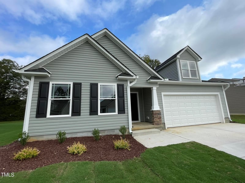 35 Oakfield Trace Dr, Four Oaks, NC 27524