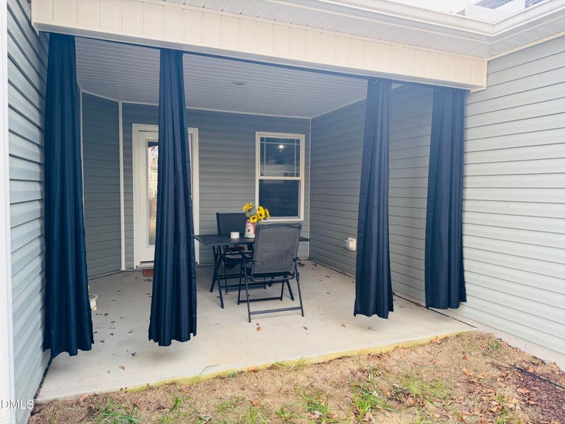 35 Oakfield Trace Dr, Four Oaks, NC 27524