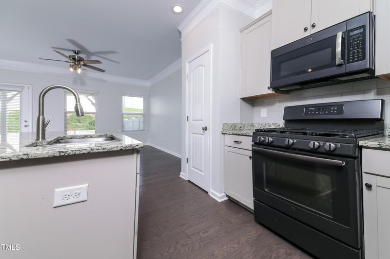 35 Pathway Dr, Clayton, NC 27527