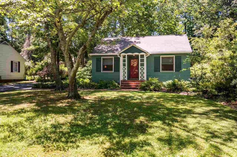 35 Rogerson Dr, Chapel Hill, NC 27517