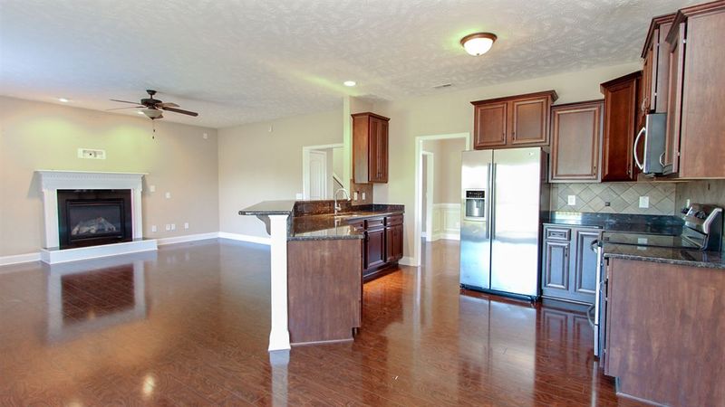 35 Whetstone Ct, Four Oaks, NC 27524