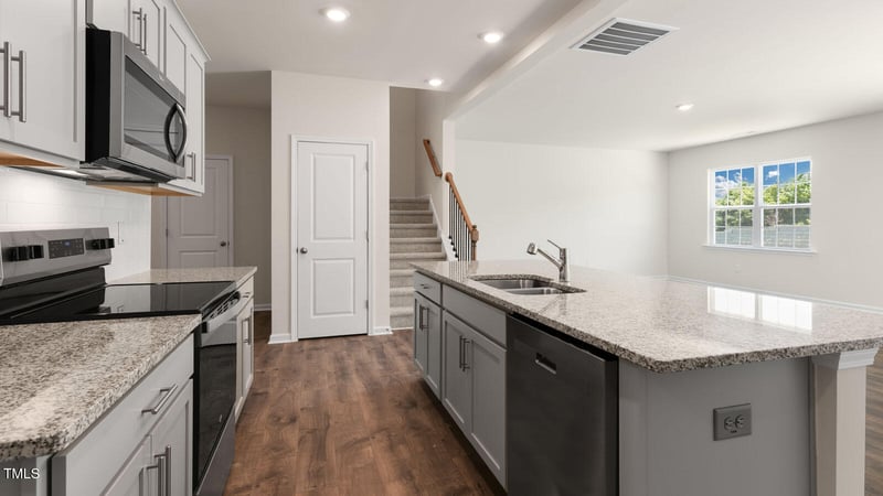 350 Hanging Elm Ln, Fuquay Varina, NC 27526