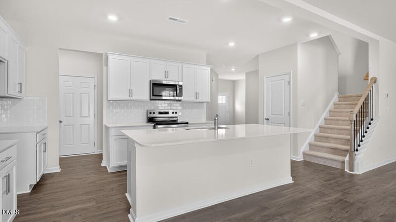 350 Hanging Elm Ln, Fuquay Varina, NC 27526