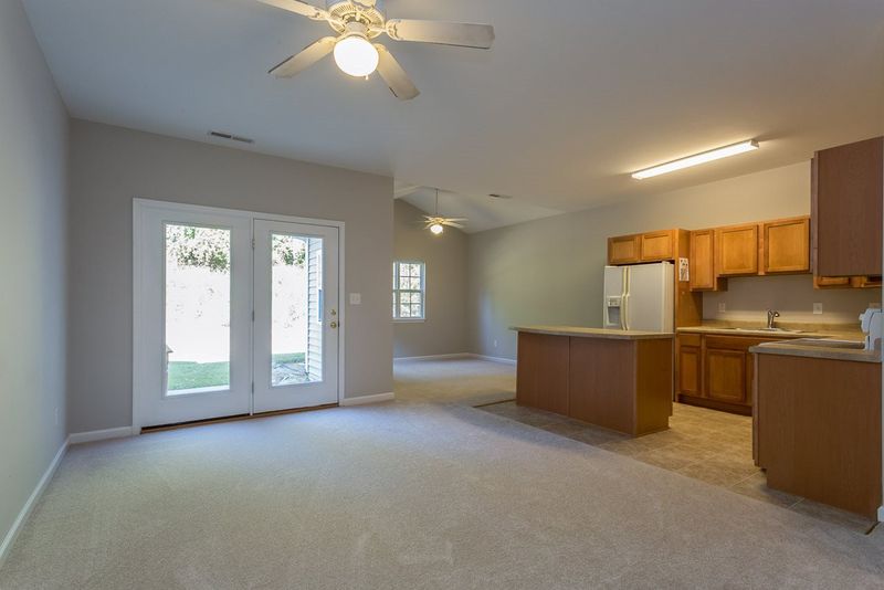 350 Plaza Dr #E, Chapel Hill, NC 27517