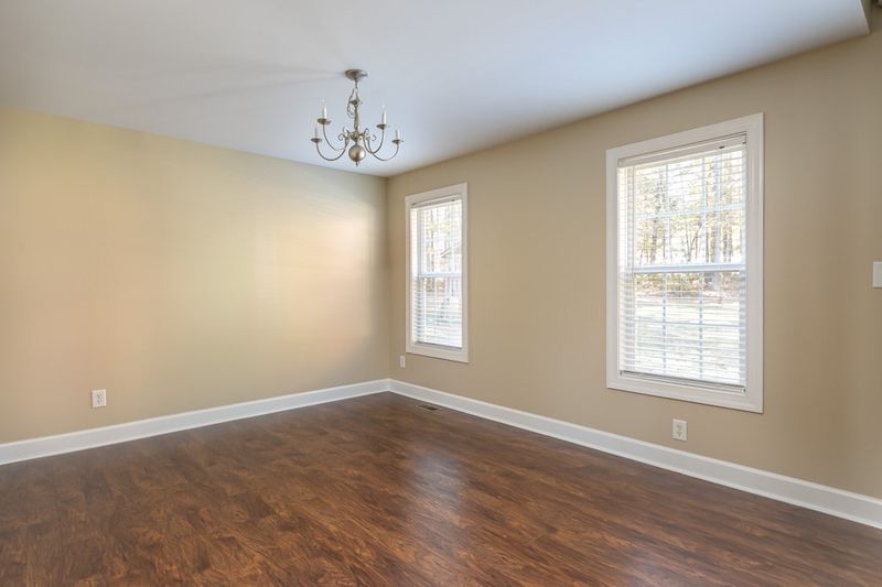 350 Spencers Gate Dr, Youngsville, NC 27596
