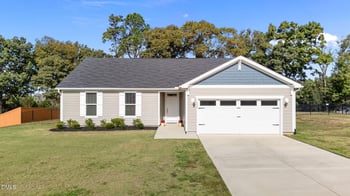 350 Windy Farm Dr, Fuquay Varina, NC 27526