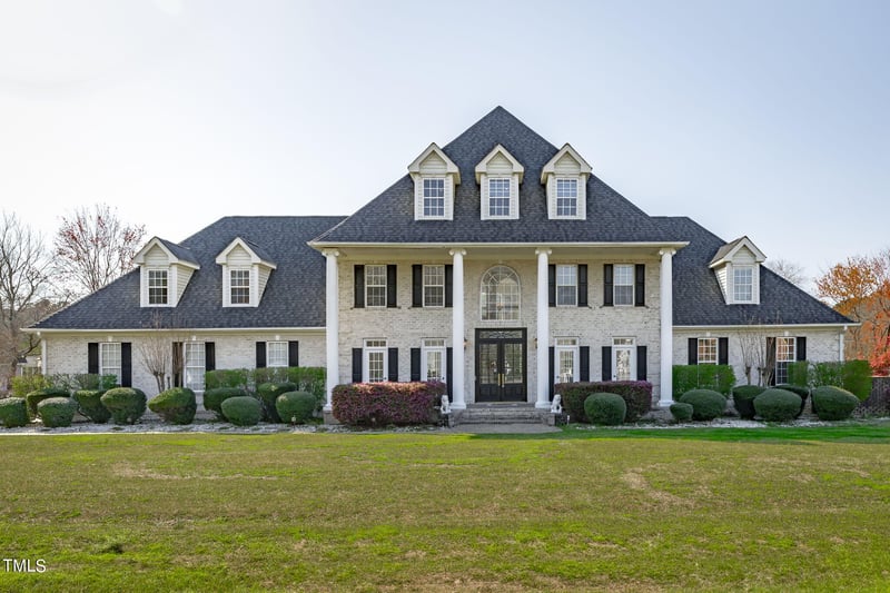 3500 Queen Ann Dr, Clayton, NC 27527