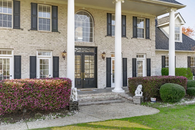 3500 Queen Ann Dr, Clayton, NC 27527