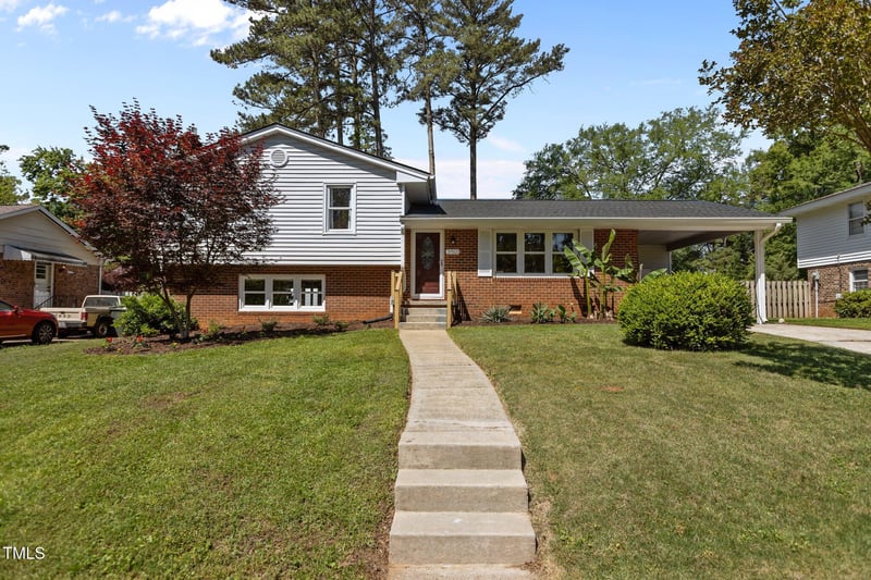 3501 Arrowwood Dr, Raleigh, NC 27604