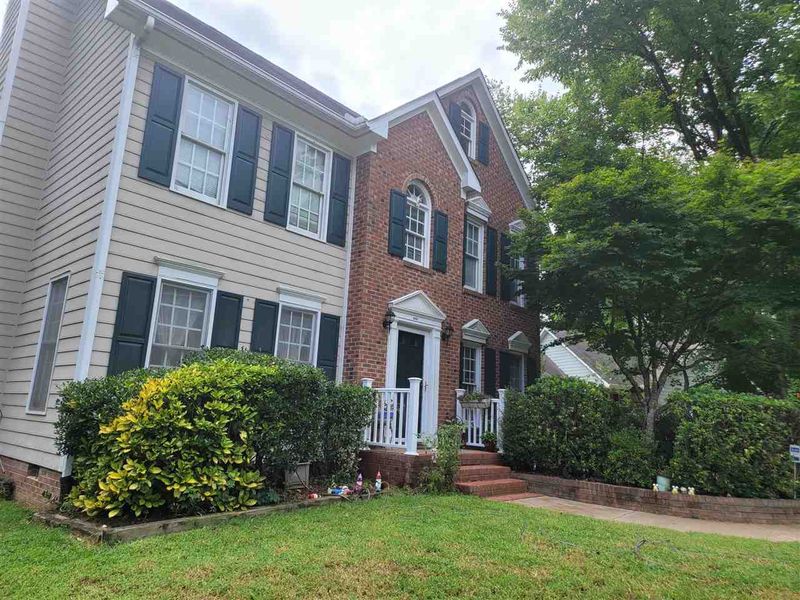 3501 Dechart Ln, Raleigh, NC 27616