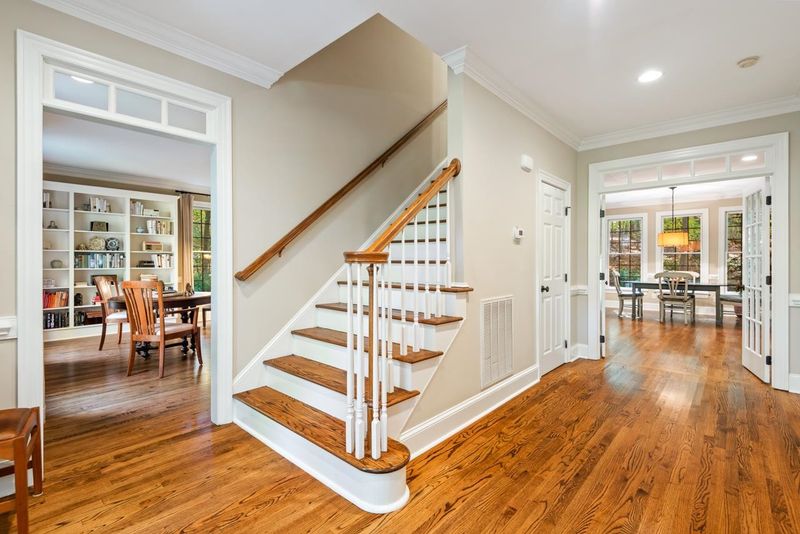 3501 Forest Oaks Dr, Chapel Hill, NC 27514