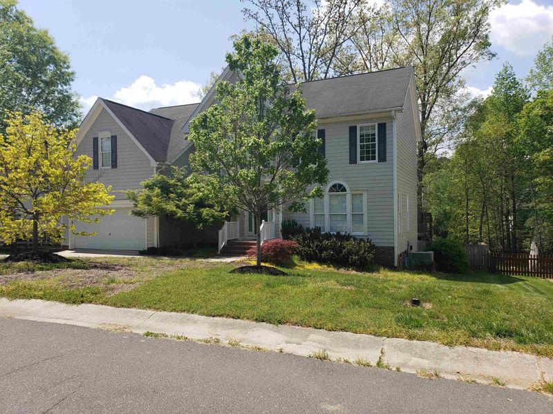 3505 Meadowrun Dr, Durham, NC 27707