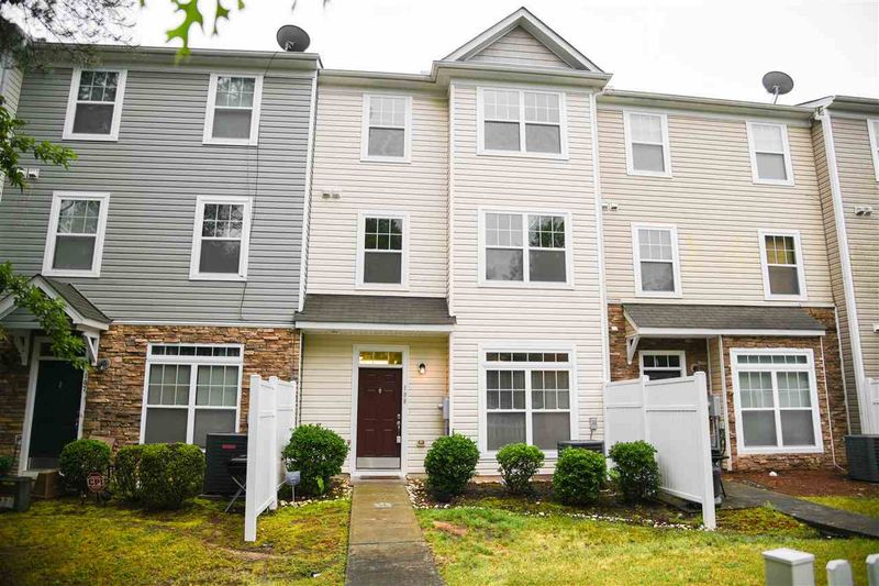 351 Gilman Ln #108, Raleigh, NC 27610