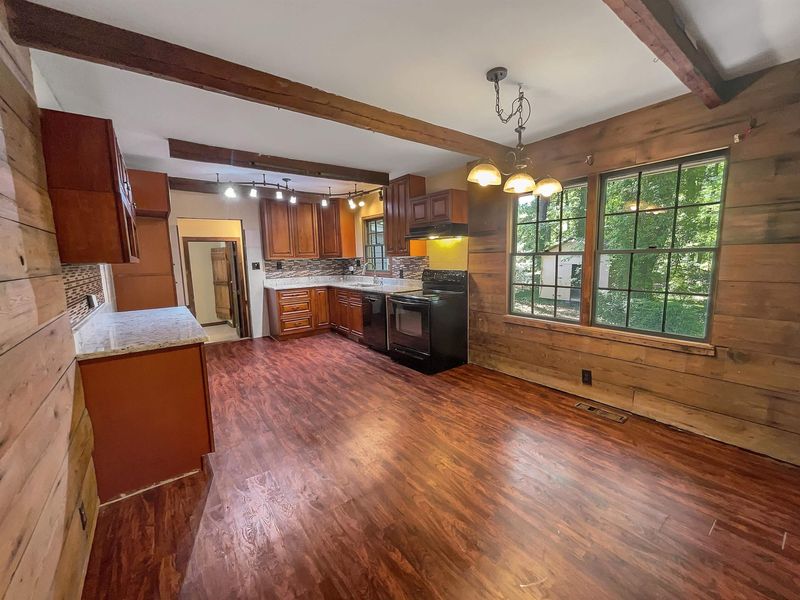 3510 Glenraven Dr, Raleigh, NC 27604