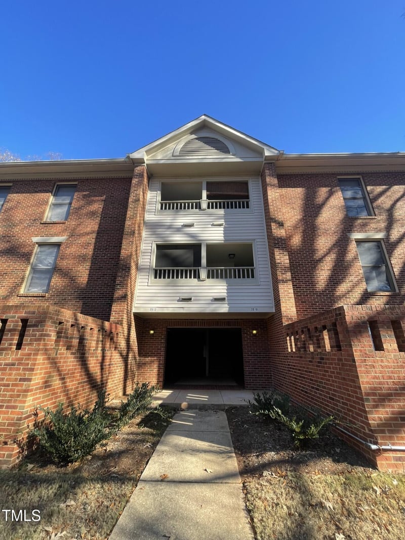 3510 Ivy Commons Dr #201, Raleigh, NC 27606