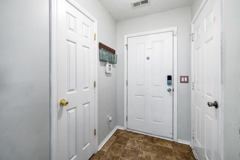 3511 Skybrook Ln, Durham, NC 27703