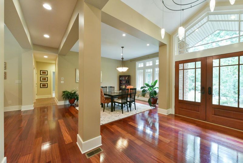 3512 Stonegate Dr, Chapel Hill, NC 27516