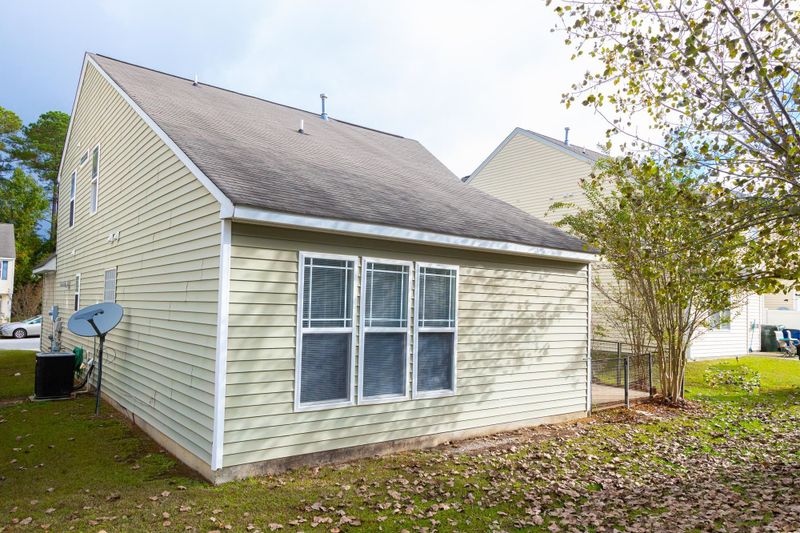 3512 Sunbright Ln, Raleigh, NC 27610