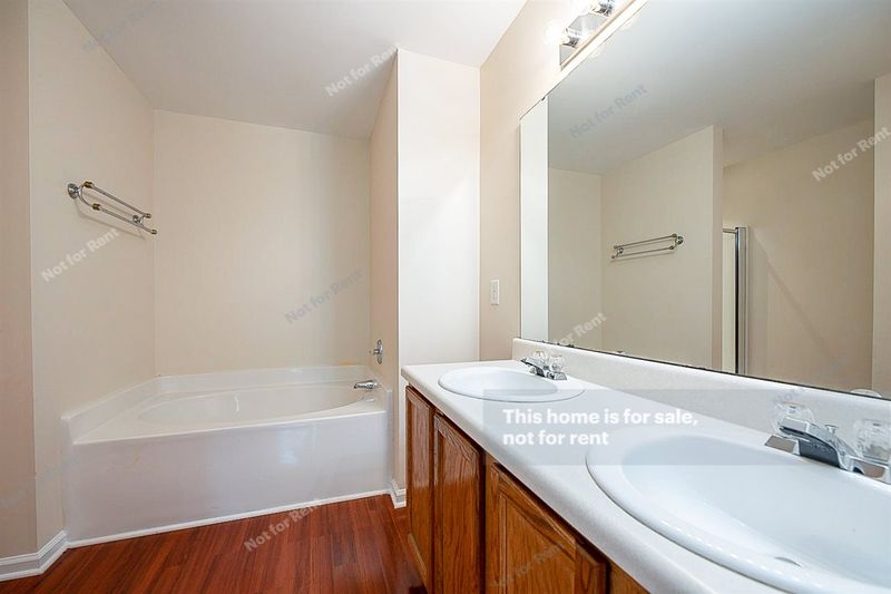 3515 Watkins Ridge Ct, Raleigh, NC 27616