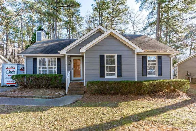 3516 Castlegate Dr, Raleigh, NC 27616