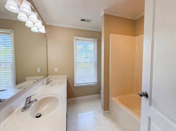 3516 Gables Dr, Fayetteville, NC 28311