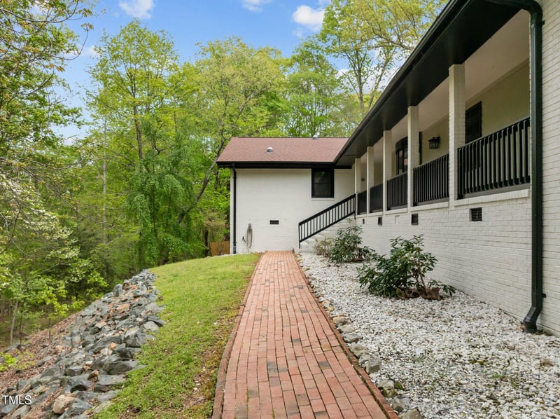 3518 Travis Ct, Chapel Hill, NC 27516