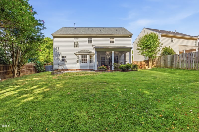 352 Arbor Crest Rd, Holly Springs, NC 27540