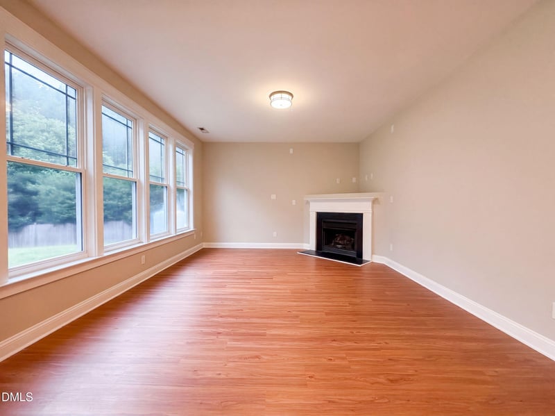 352 Collinsworth Dr, Clayton, NC 27527