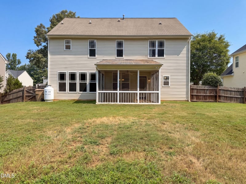 352 Collinsworth Dr, Clayton, NC 27527