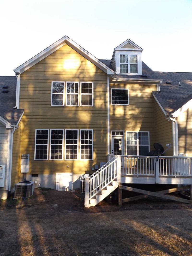 352 Duchart Ln, Fuquay Varina, NC 27526