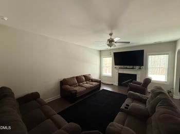 352 Hawkesburg Dr, Clayton, NC 27527