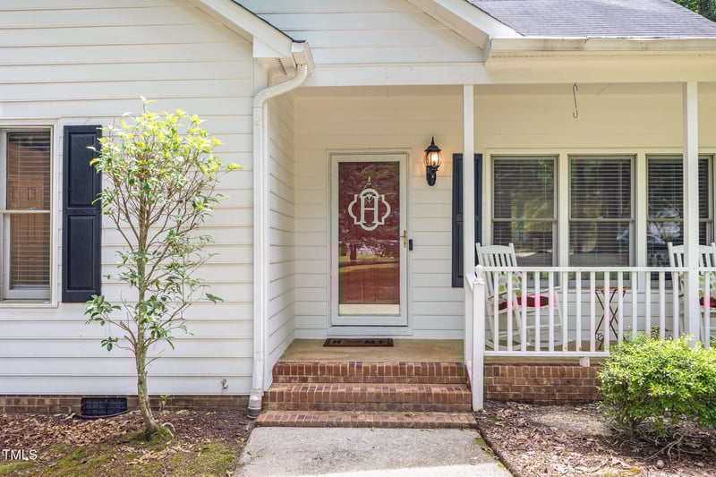 352 Riverstone Dr, Clayton, NC 27527