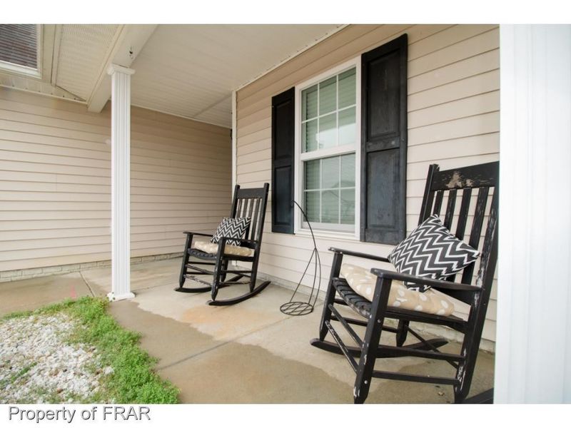 3520 Crosswinds Dr, Hope Mills, NC 28348
