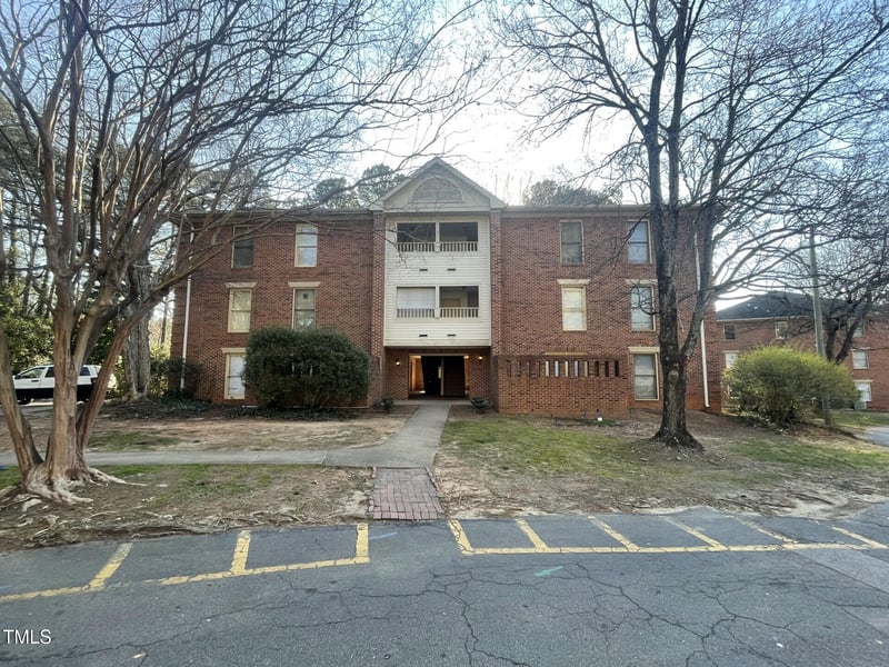 3520 Ivy Commons Dr #302, Raleigh, NC 27606