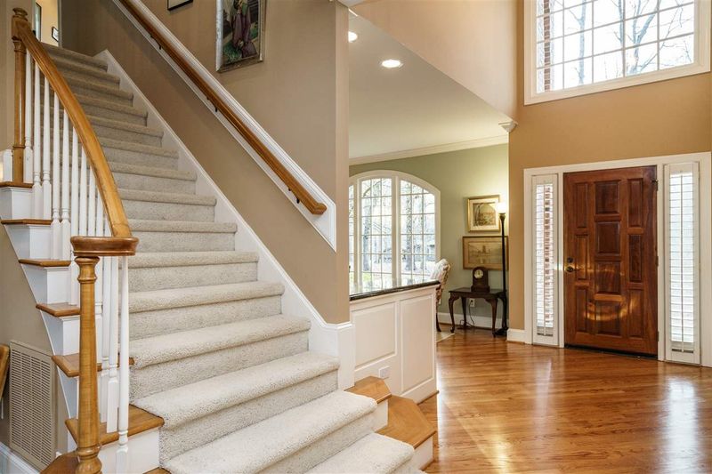 3521 Pinnacle Dr, Cary, NC 27518