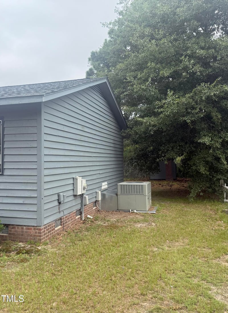 3522 Golfview Rd, Hope Mills, NC 28348