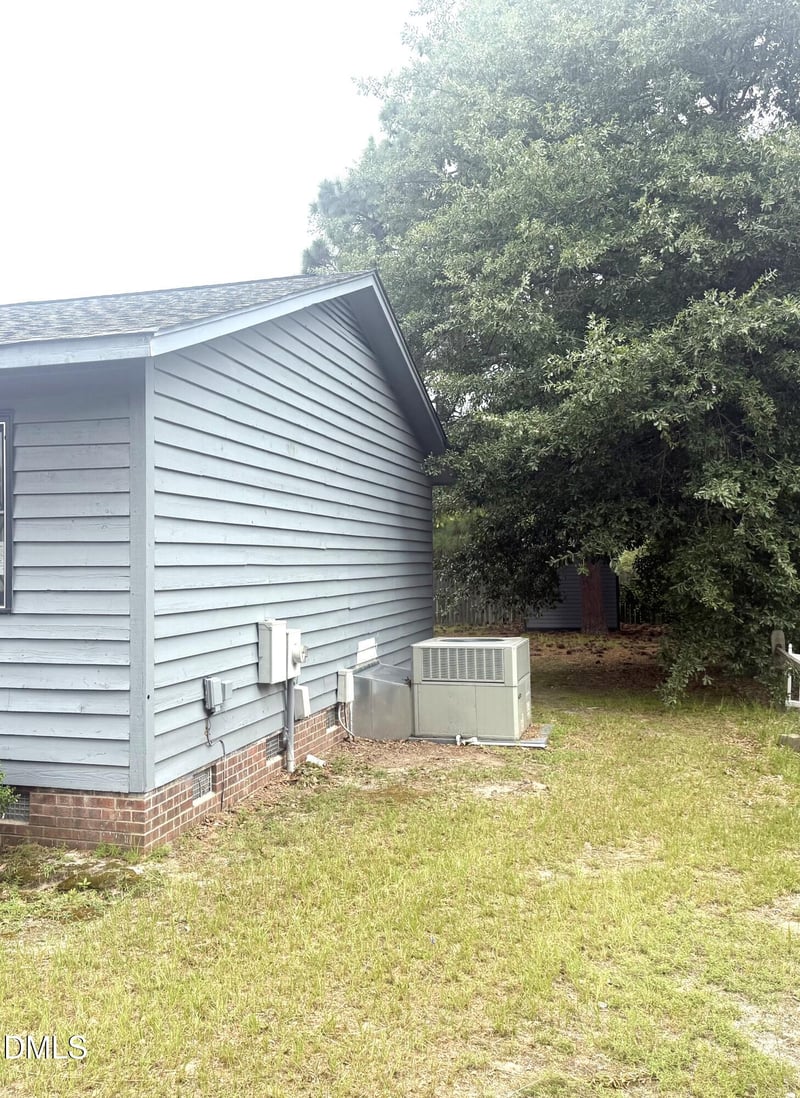 3522 Golfview Rd, Hope Mills, NC 28348