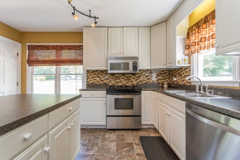 3523 Oates Dr, Raleigh, NC 27604