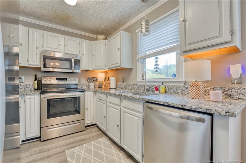 3524 Gables Dr, Fayetteville, NC 28311