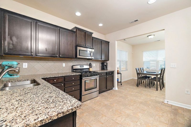 3525 Althorp Dr, Raleigh, NC 27616