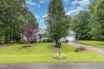 3525 Deer Trace Ln, Clayton, NC 27520